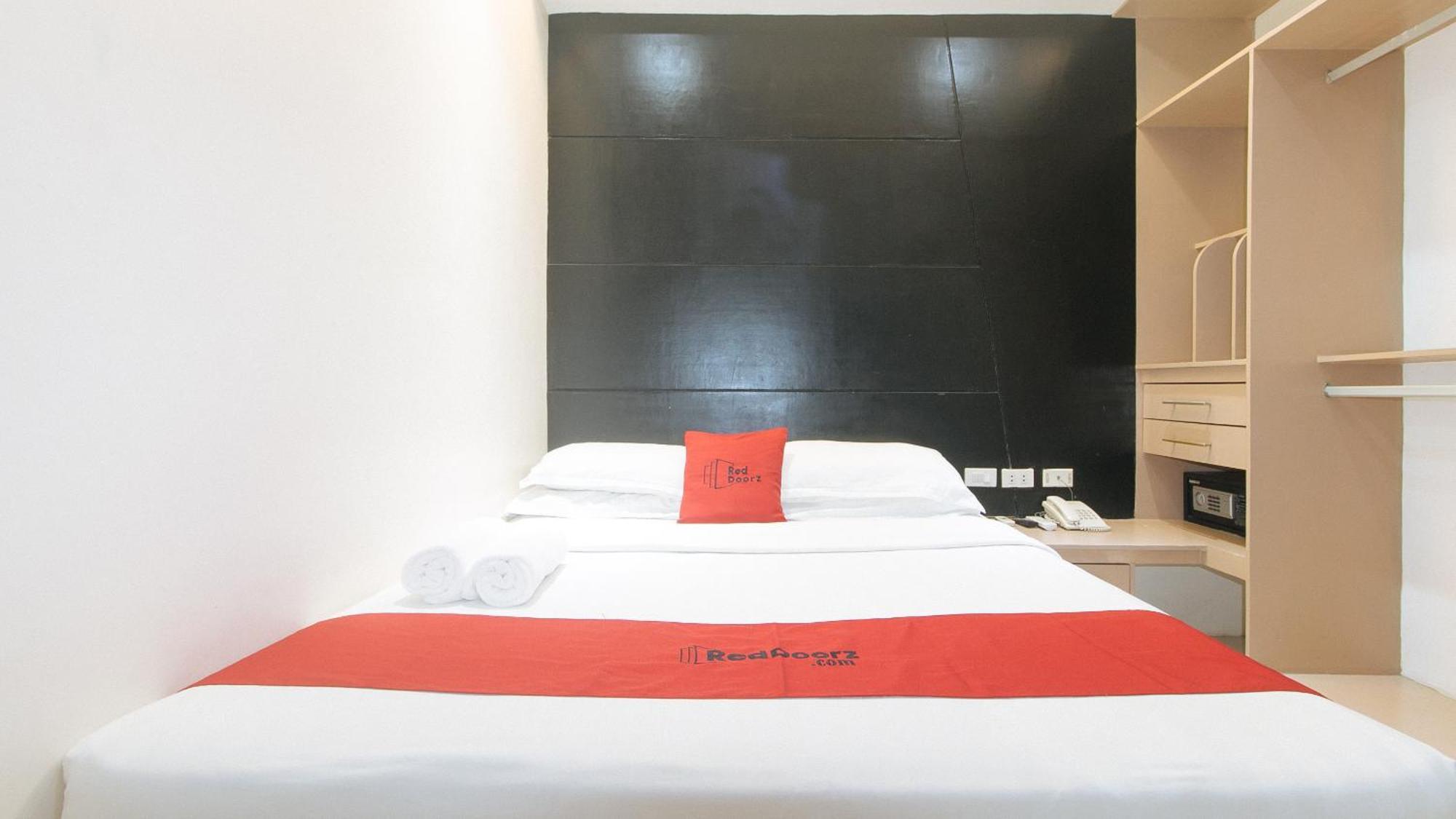 Reddoorz At Grand Apartelle Hernan Cortes Cebu ภายนอก รูปภาพ