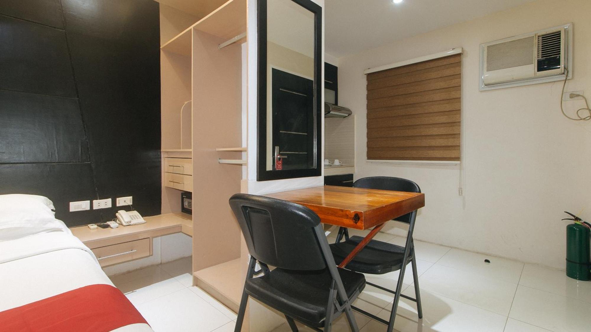 Reddoorz At Grand Apartelle Hernan Cortes Cebu ภายนอก รูปภาพ