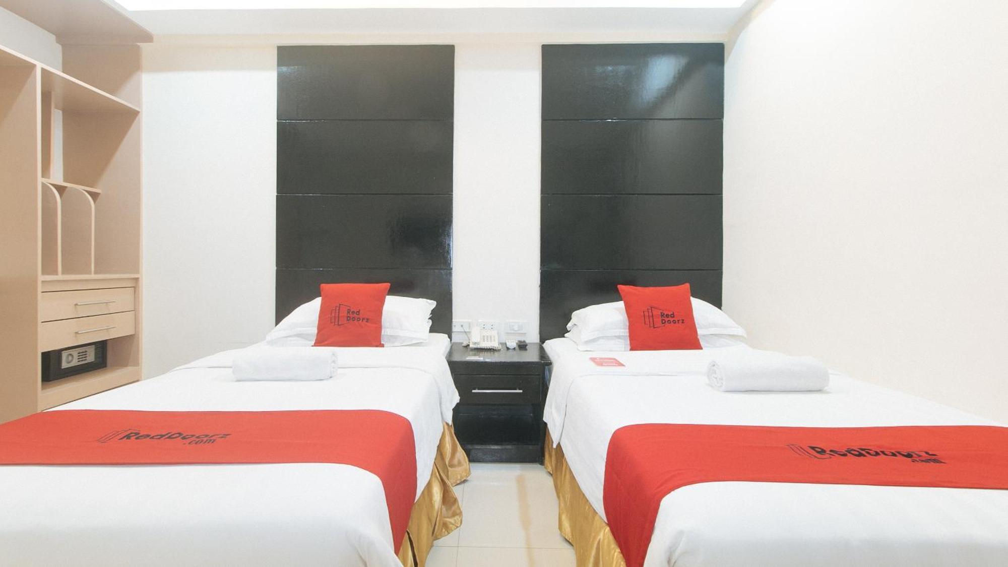 Reddoorz At Grand Apartelle Hernan Cortes Cebu ภายนอก รูปภาพ