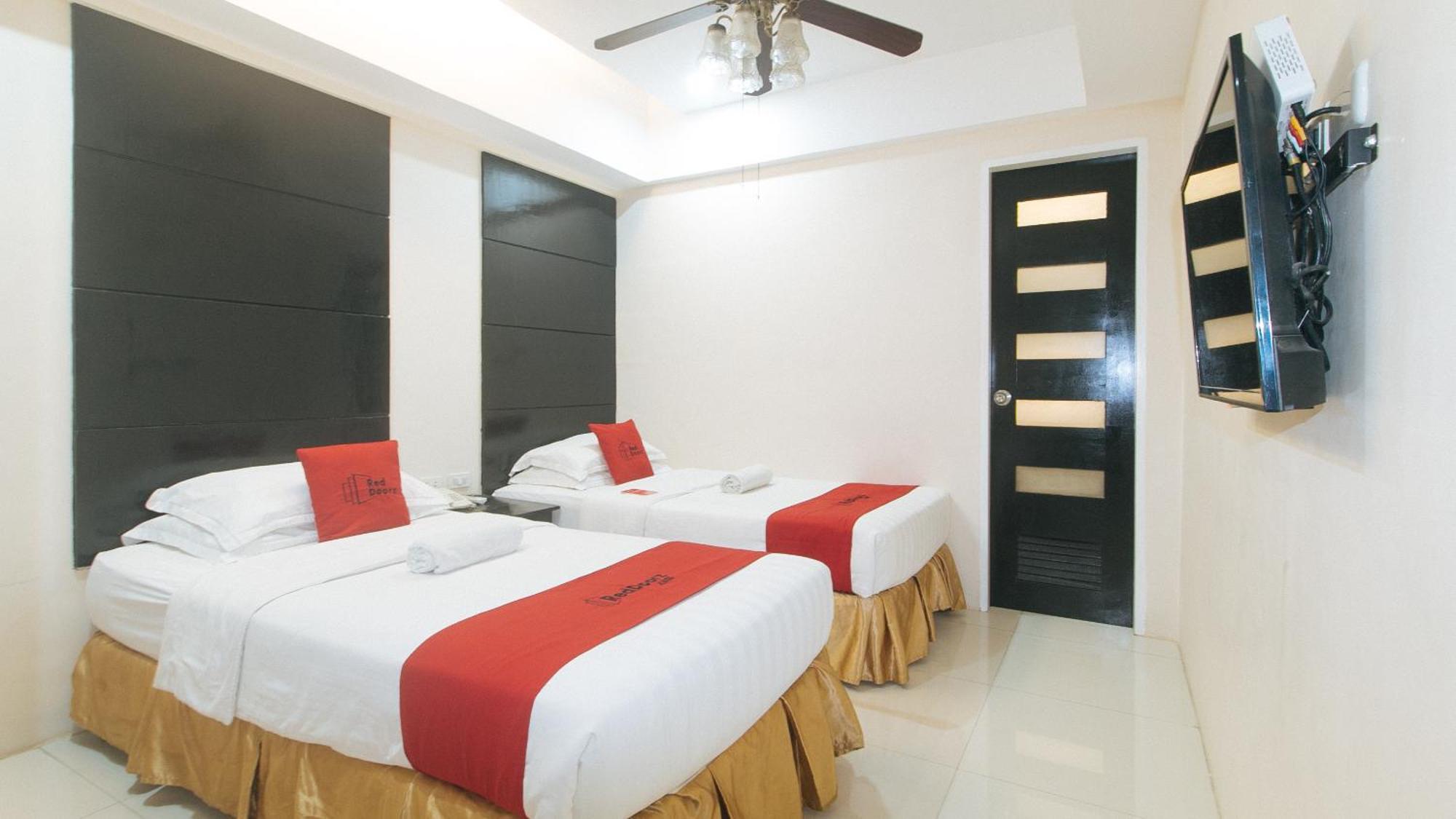 Reddoorz At Grand Apartelle Hernan Cortes Cebu ภายนอก รูปภาพ