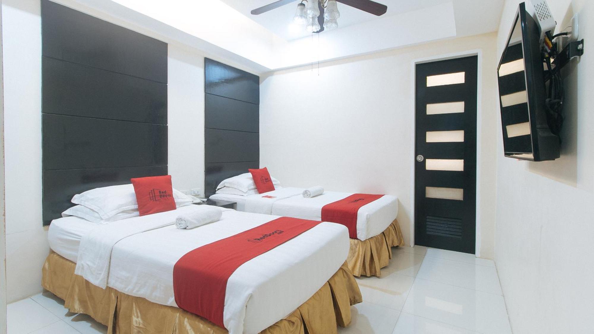 Reddoorz At Grand Apartelle Hernan Cortes Cebu ภายนอก รูปภาพ