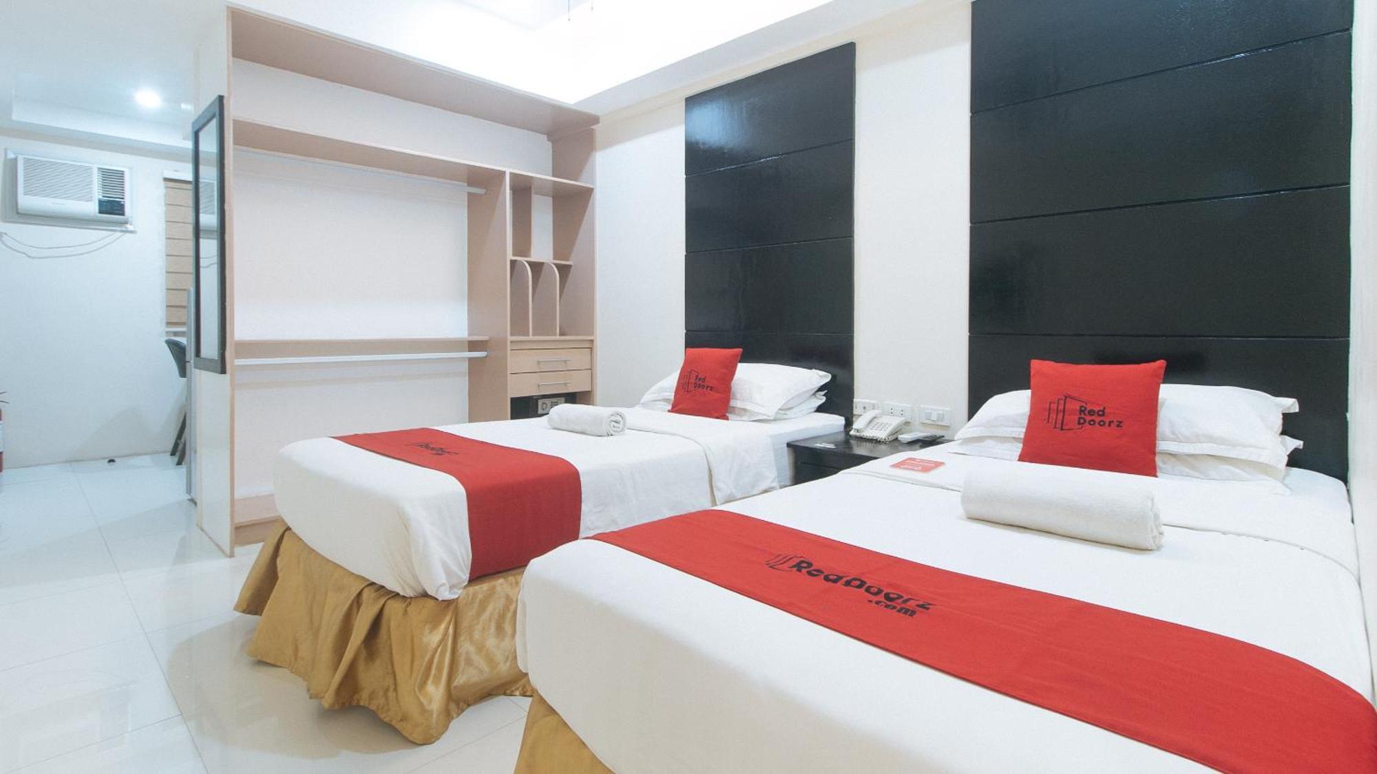Reddoorz At Grand Apartelle Hernan Cortes Cebu ภายนอก รูปภาพ