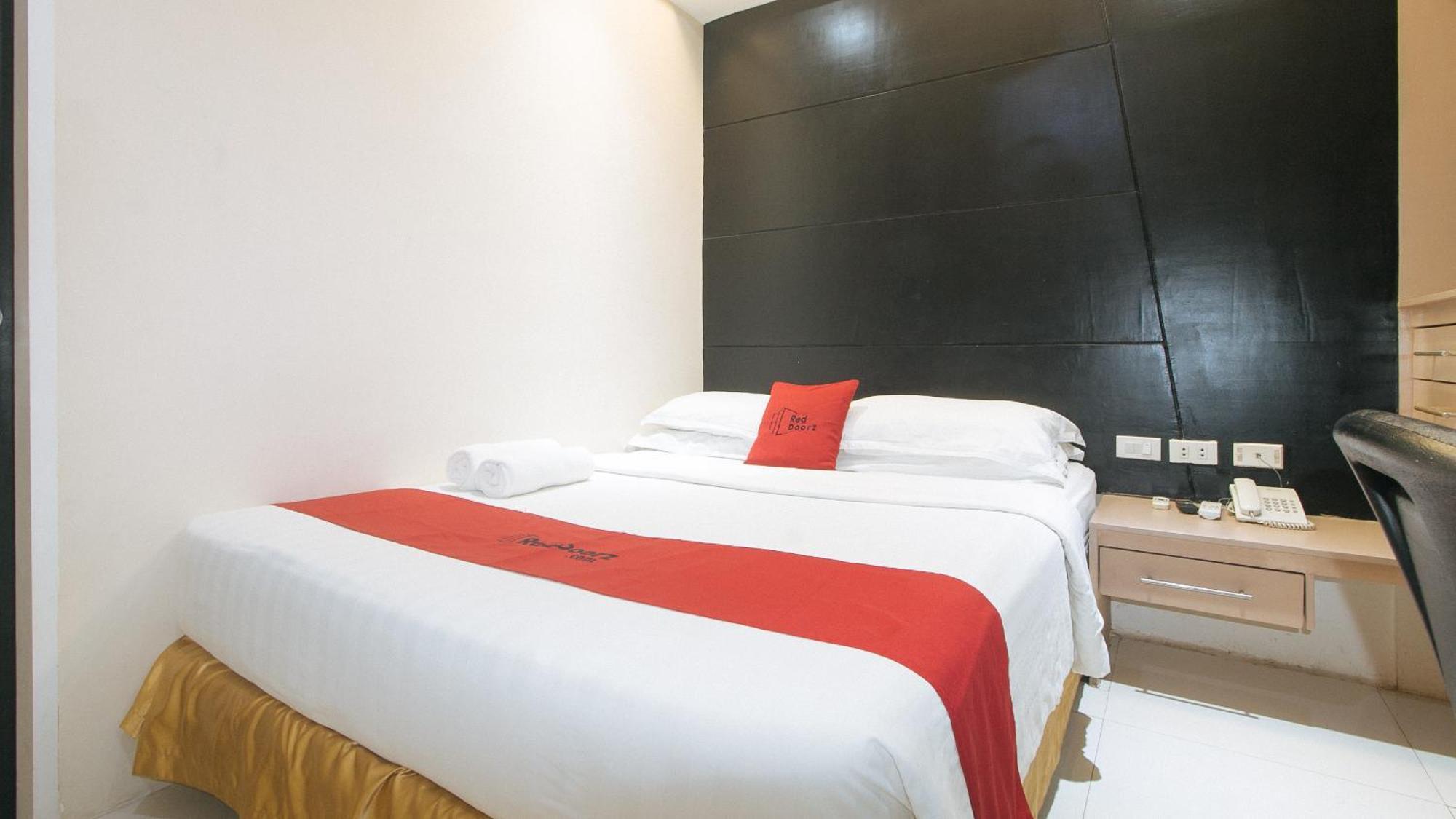 Reddoorz At Grand Apartelle Hernan Cortes Cebu ภายนอก รูปภาพ